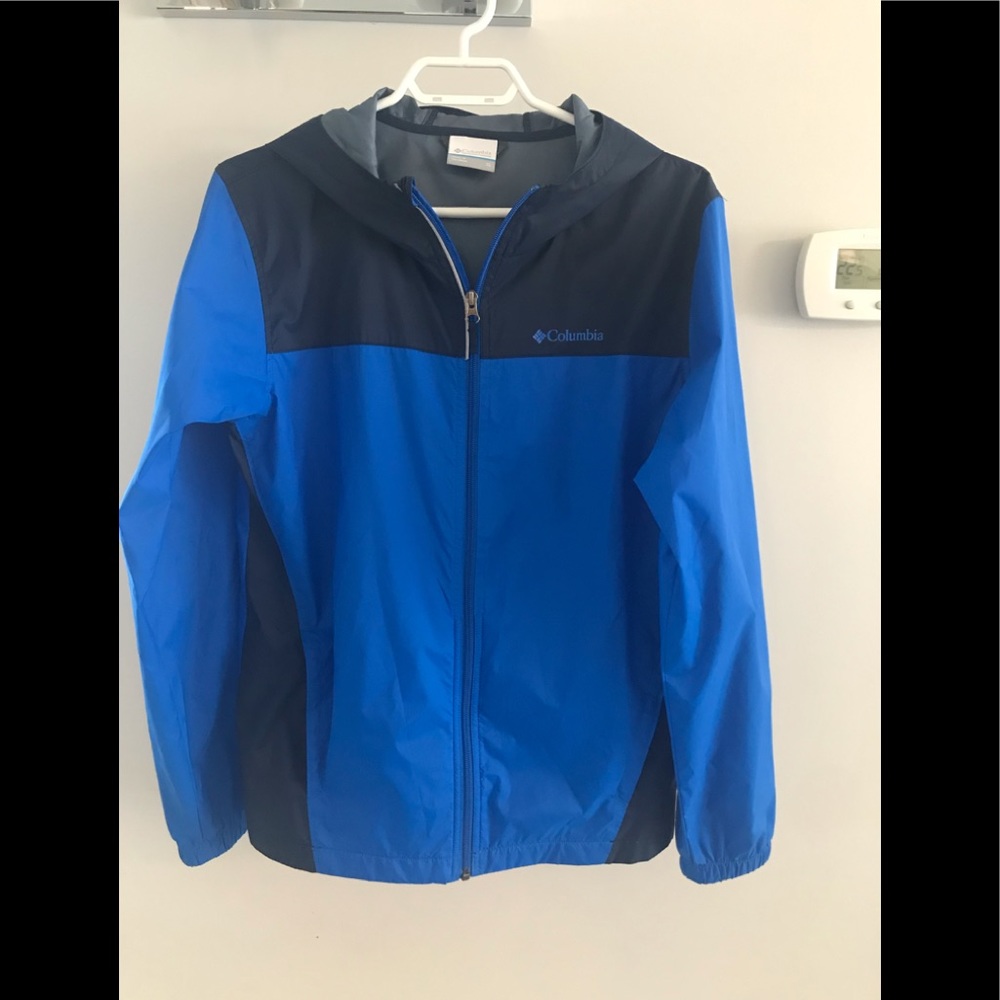Columbia water repellent and wind breaker